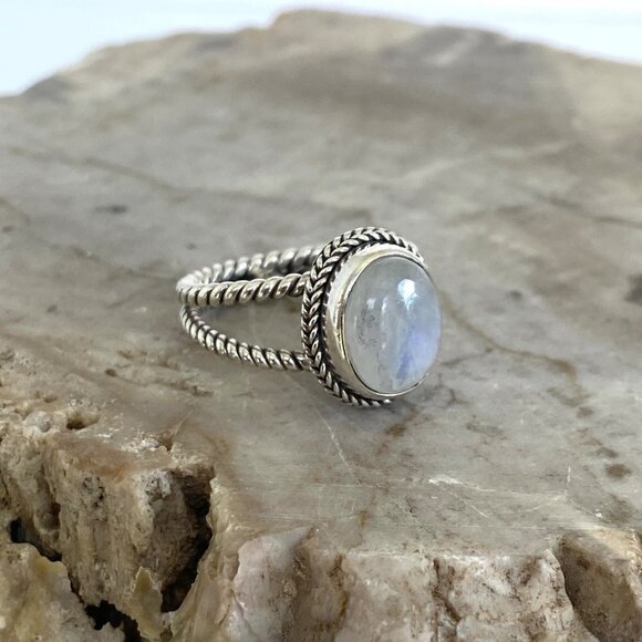 Sterling Silver 925 Oval Bezel Set Moonstone Twisted Split Shank Ring Sz 4.5 - Picture 6 of 16